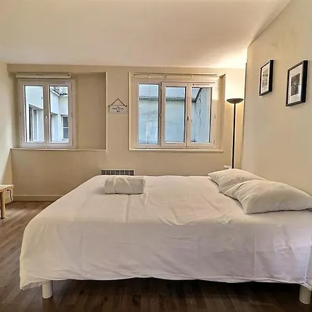 4th - Street Rivoli - The Marais Apartment